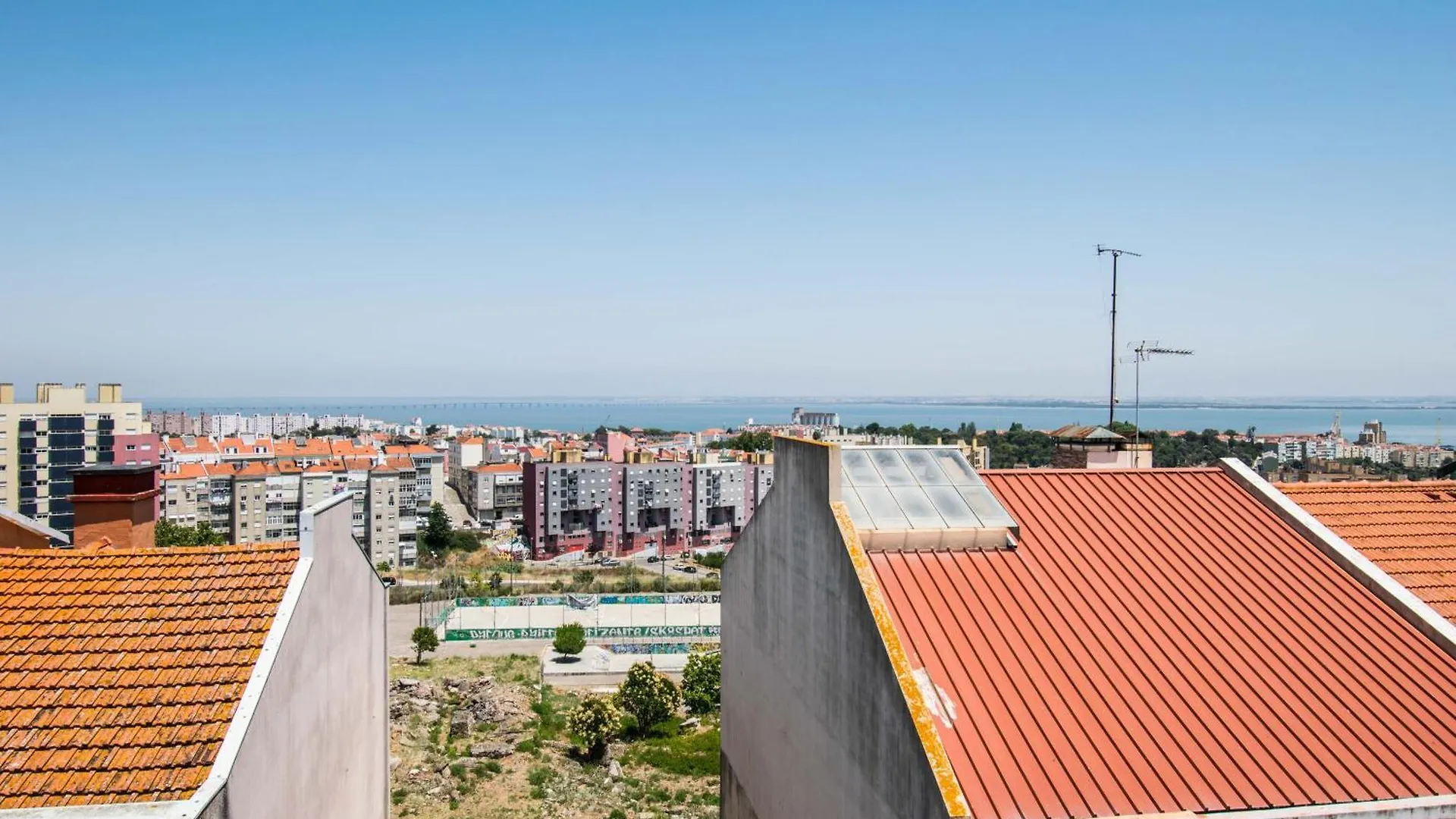 Lisbon Guesthouse بيت ضيافة